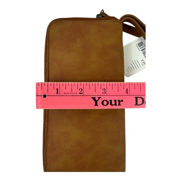 FREE PEOPLE Wallet Bifold Wristlet Zip Up Card Organizer Vegan Leather Tan Brown - Picture 6 of 6